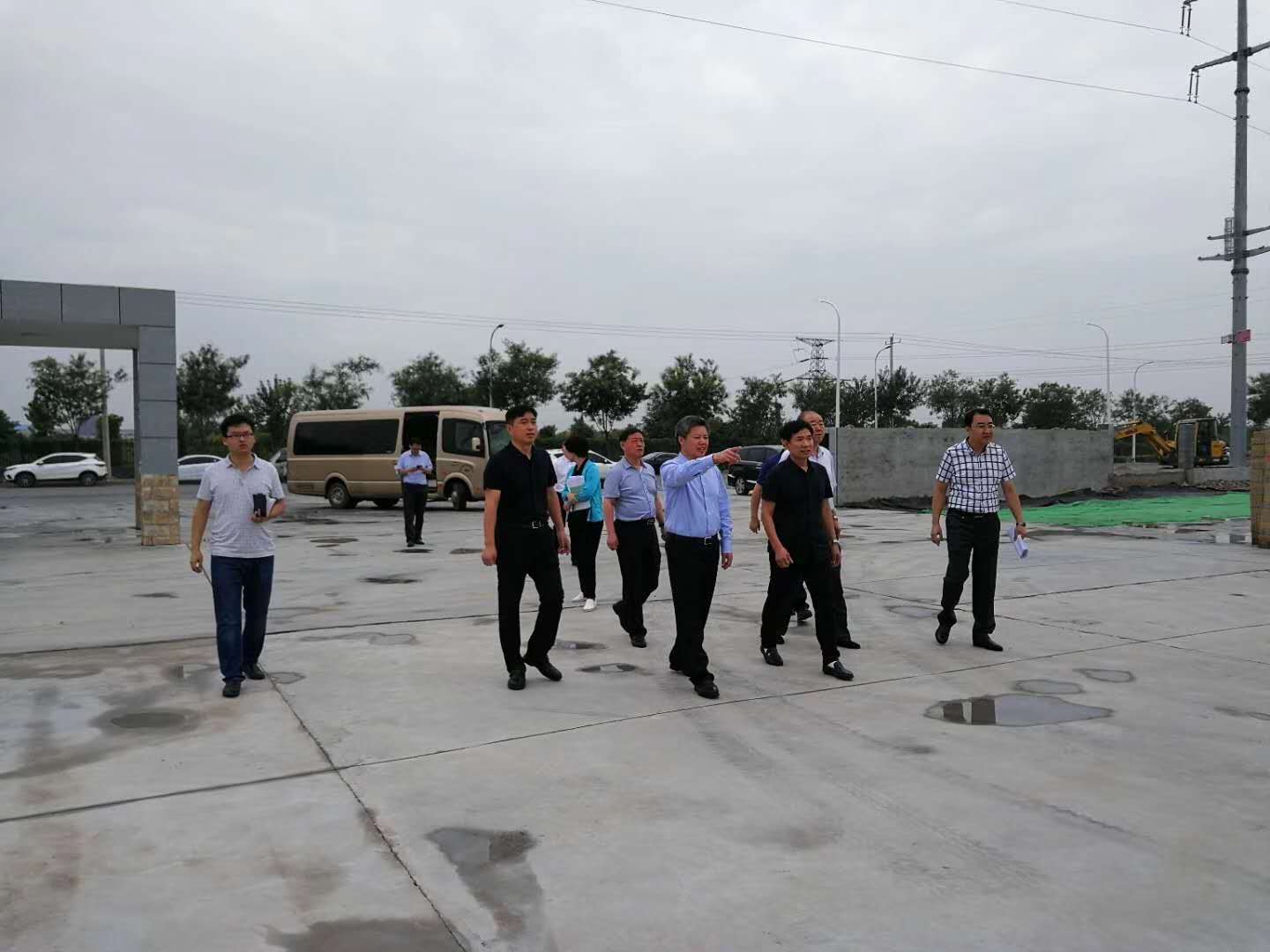 Mayor and company chairman inspect factory
